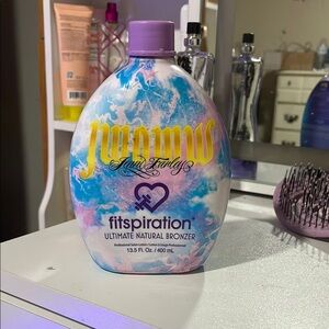 Ultimate Natural Bronzer - smells amazing, never used, never use